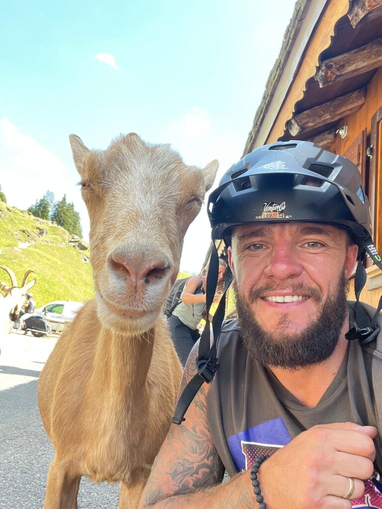 190ef2eb da91 438d be74 f21206b3ac66